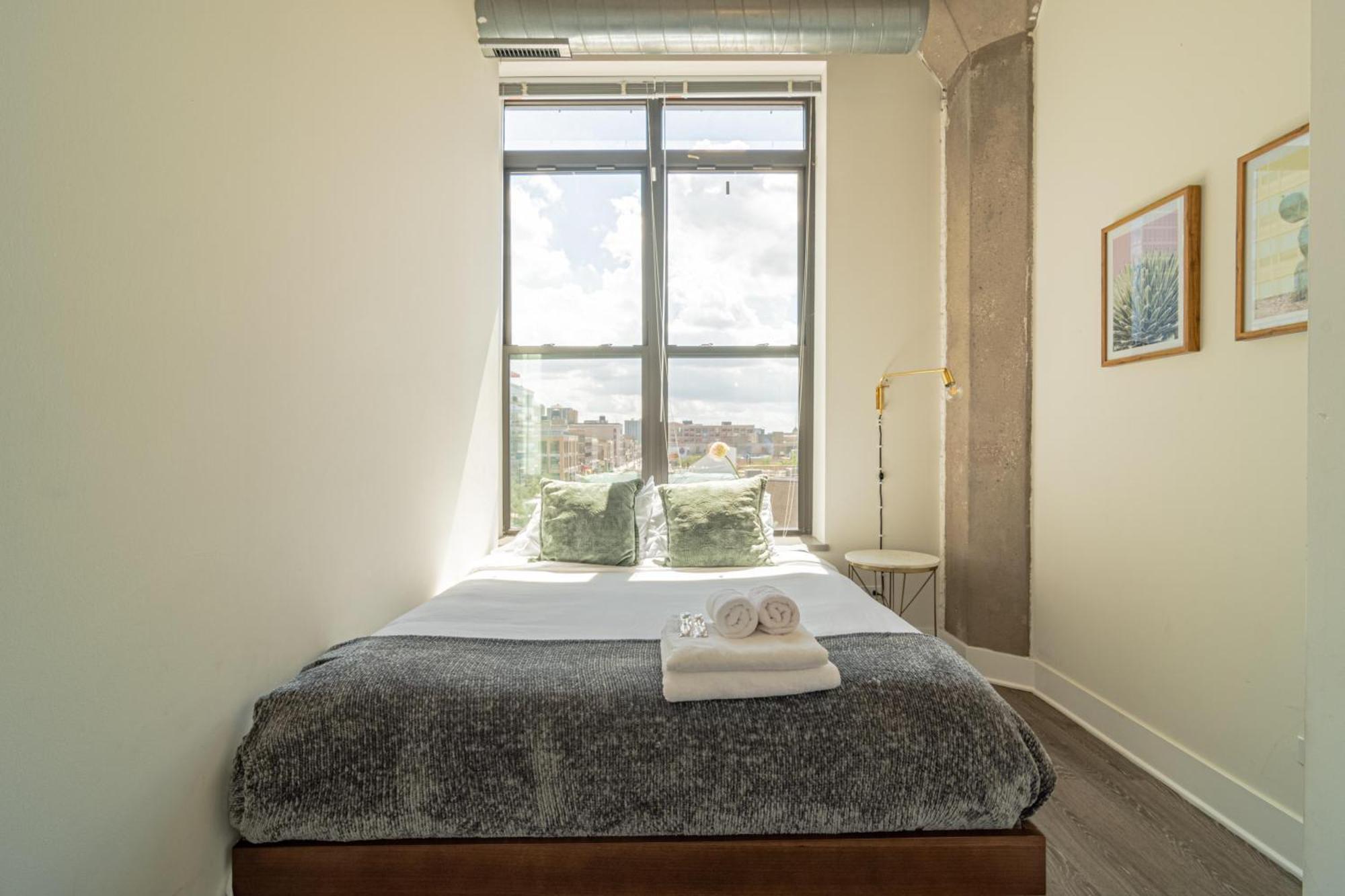 Bright 2Br Luxury Corner Suite With Optional Parking Sleeps 6 Guests Near Mccormick Place And Soldier Field Σικάγο Εξωτερικό φωτογραφία